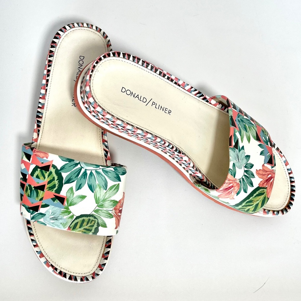 Donald J. Pliner Cava Wedge Slide Tropical Floral Flip Flops Sandals